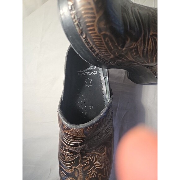 Dansko Floral Brown Leather Tooled Wedge Slip On Clog Shoe Womens 37 US.7 Nurse - Picture 5 of 6